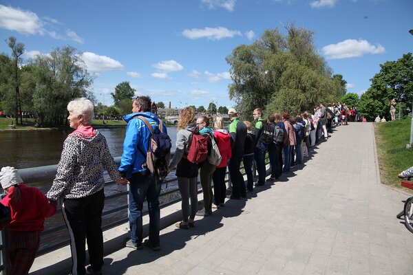 People power: Estonians show how to bring about change